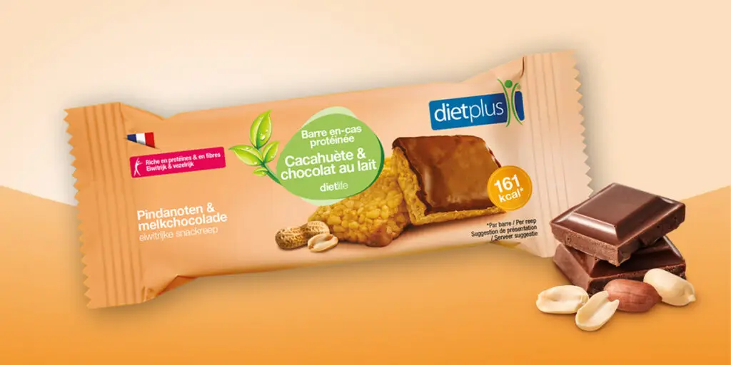 Barre minceur dietplus au chocolat et à la cachuète.